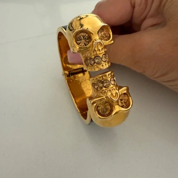 Alexander MCQUEEN Leather Double Skull Bangle Bracelet